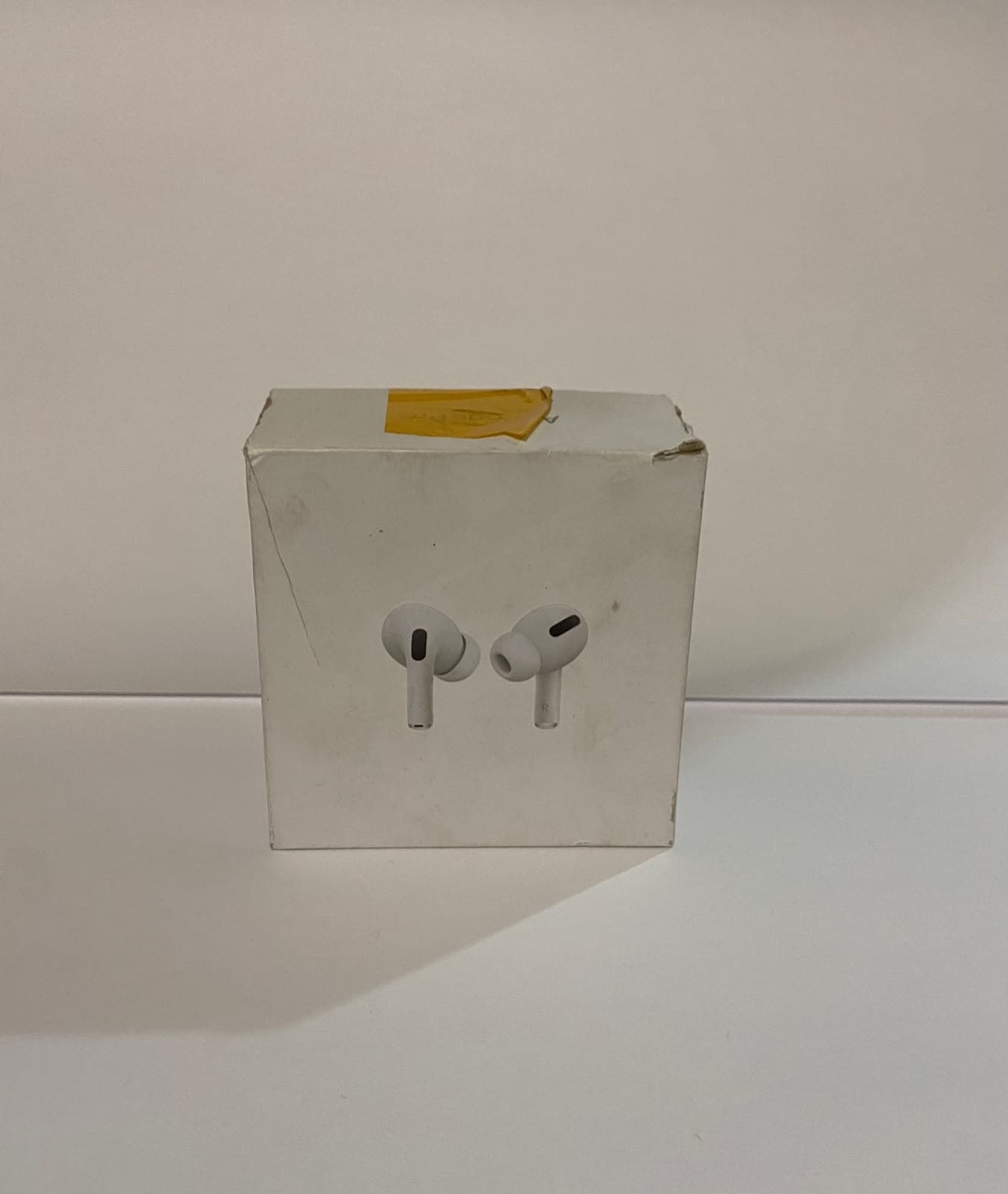 Apple AirPods Pro (1ª Geração) com MagSafe Charging Case — foto 1 de 7